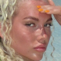 Alexa Tiziani Desnuda