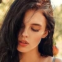 Alina Revolver Production Desnuda