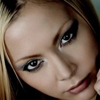 Anna Kazuki Desnuda