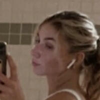 Avery Sickeri Desnuda
