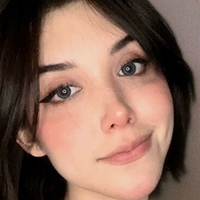 Beth Cast Desnuda
