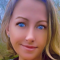 britloveshorror Desnuda