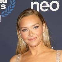 Camille Kostek Desnuda