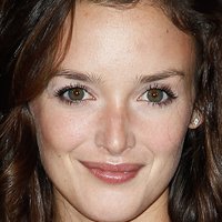 Charlotte Le Bon Desnuda