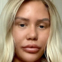 Chloe Niemela Wells Desnuda