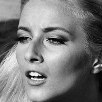Daniela Bianchi Desnuda