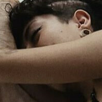 darker.half Desnuda