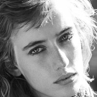 Eliza Sys Desnuda