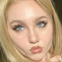Ella Anderson Desnuda
