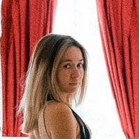 Ellcrys Desnuda