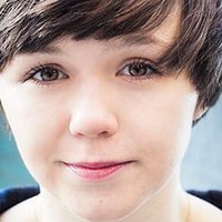 Emily Skeggs Desnuda