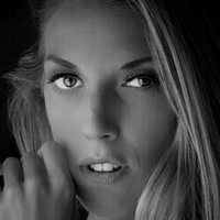 Emma Elizabeth Desnuda
