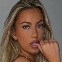 Evie Garbe Desnuda