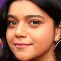 Iman Vellani Desnuda