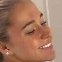Isabelle OMeara Desnuda