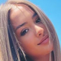 Iulia Beregoi Desnuda