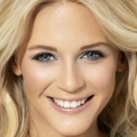 Julia Lindholm Desnuda