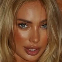 Julia Nowakowska Desnuda