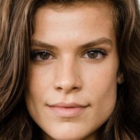 Kelley Missal Desnuda