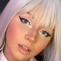 Laura Tsuki Desnuda