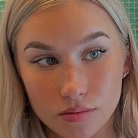 Lilly Jenisch Desnuda