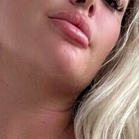 Lucy Nicholson Desnuda