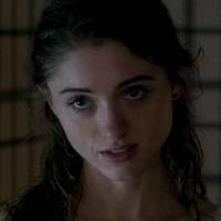 Natalia Dyer Desnuda