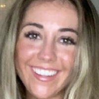 Olivia Raymond Desnuda