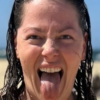 Rikki Yeowart Desnuda