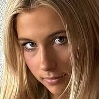 Romy Mars Desnuda