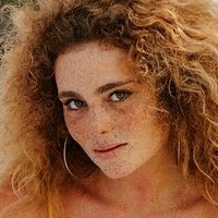 Sina Luxor Desnuda