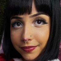 Skyle Cherry Desnuda