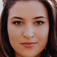 Stephanie Sangster Desnuda