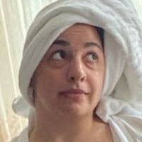 Sufiye Mazinani Desnuda